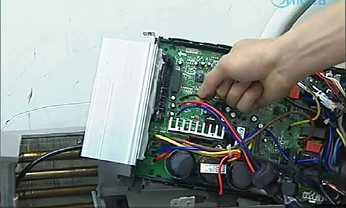 平舆美的空调电话是多少